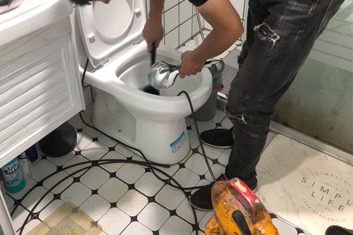 南陵马桶堵塞自己疏通还是找师傅?专业上门服务让你省时更省心