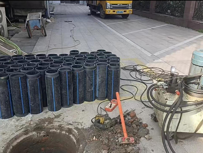 南陵PE置换管厂家 DN315置换管 非开挖管短管置换